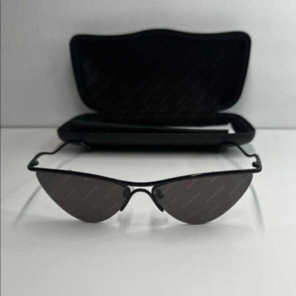 💯- New Authentic Balenciaga BB0093S 001 Curve Cat Sunglasses – Black - Picture 9 of 11